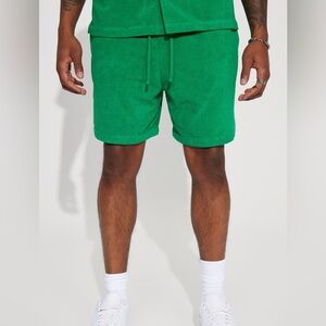 NOVA MEN Los Angeles Green Shorts - Size L